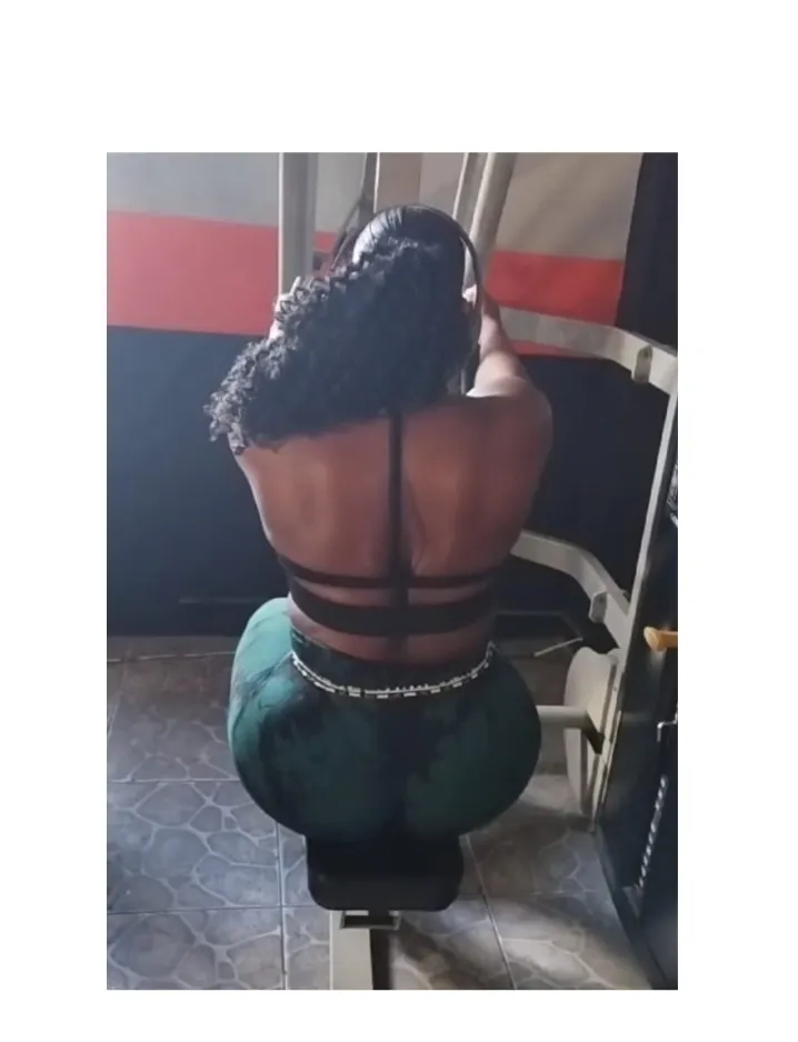 Shelly training in the gym - showing her dedication to strength training